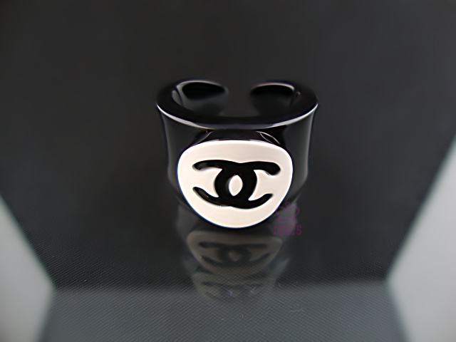 Anello Chanel Modello 60